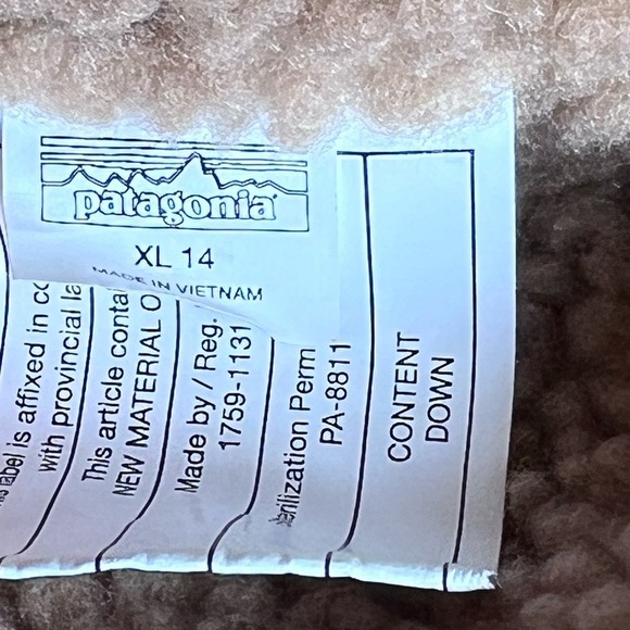 Patagonia Hooded Reversible Insulated Girls Vest - Picture 10 of 11